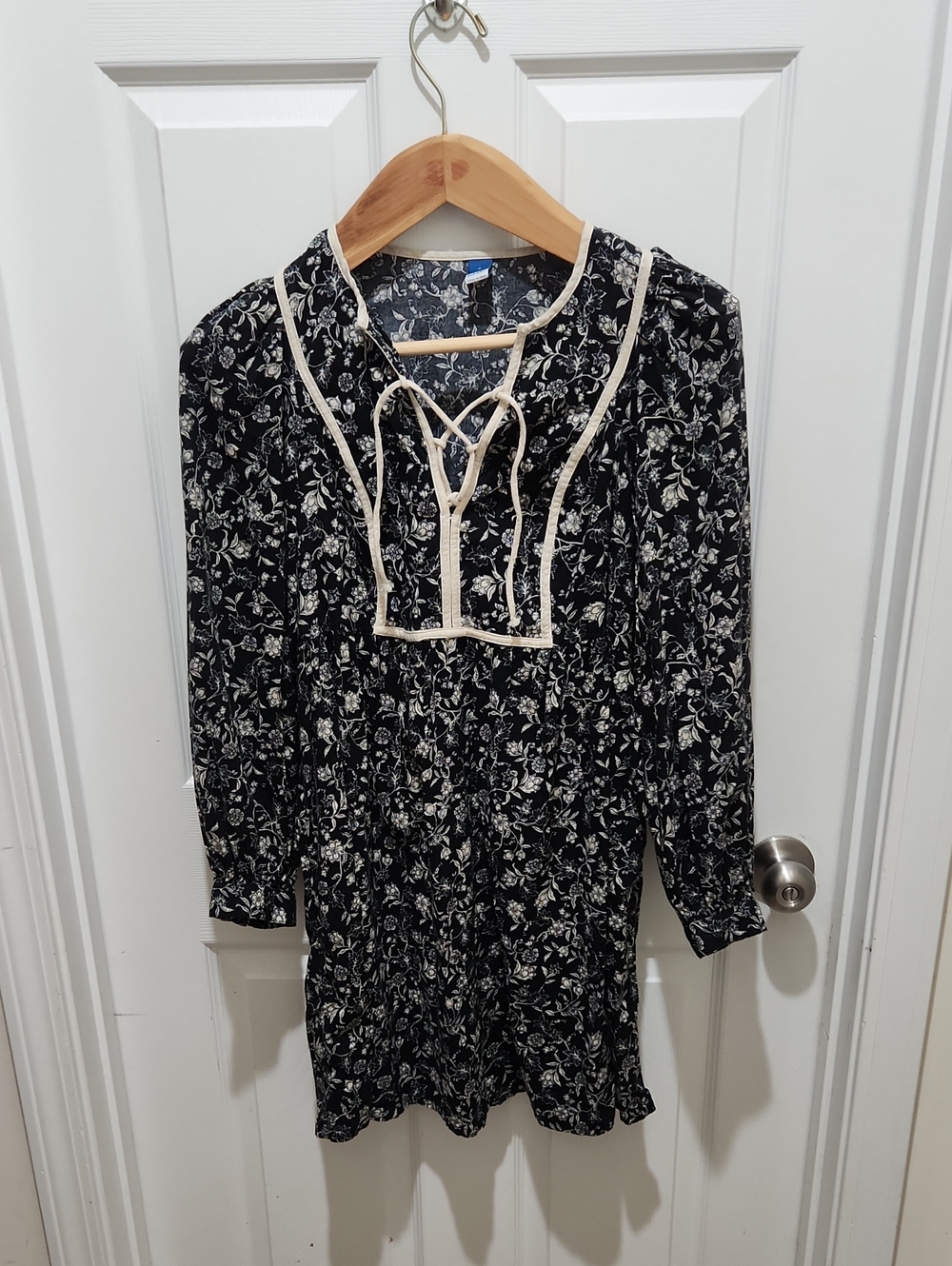Old Navy Black and Cream Floral Tie-Front Dress